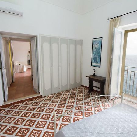 Isola Bella Sea-View Apartment โตรเปอา ภายนอก รูปภาพ