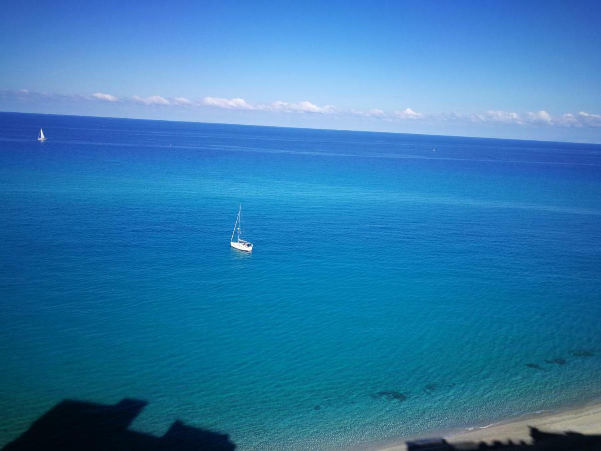 Isola Bella Sea-View Apartment โตรเปอา ภายนอก รูปภาพ