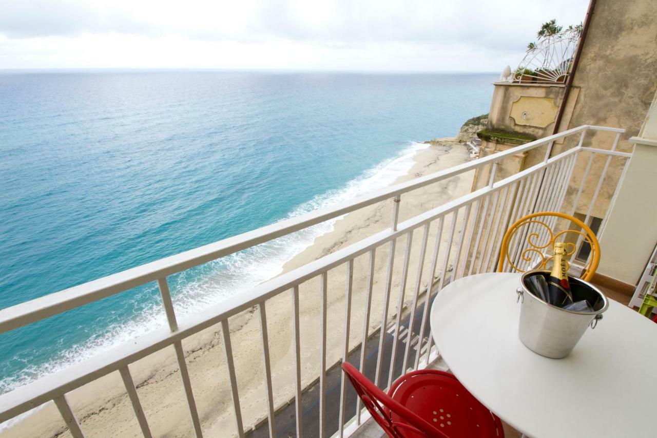 Isola Bella Sea-View Apartment โตรเปอา ภายนอก รูปภาพ