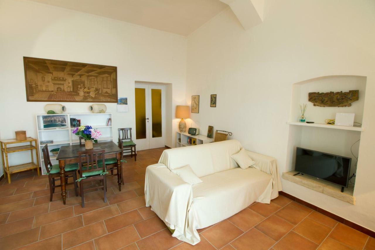 Isola Bella Sea-View Apartment โตรเปอา ภายนอก รูปภาพ